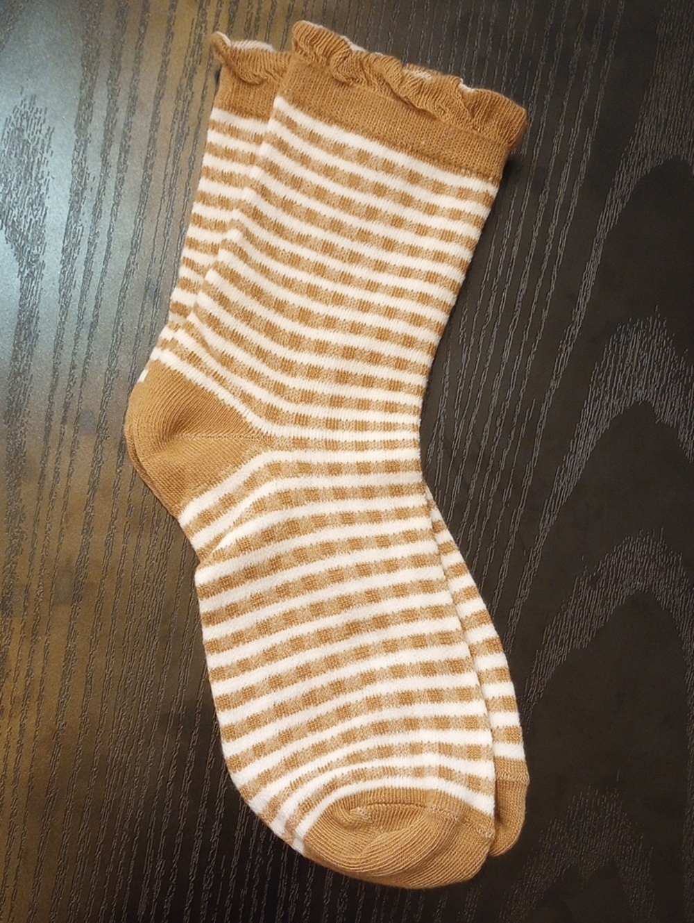 Brown Tan White Subtle Gingham Classic Crew Mid-calf Cozy Socks